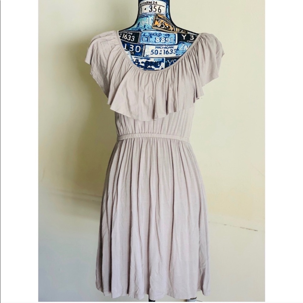 Cute Ruffled Mini Dress (M)